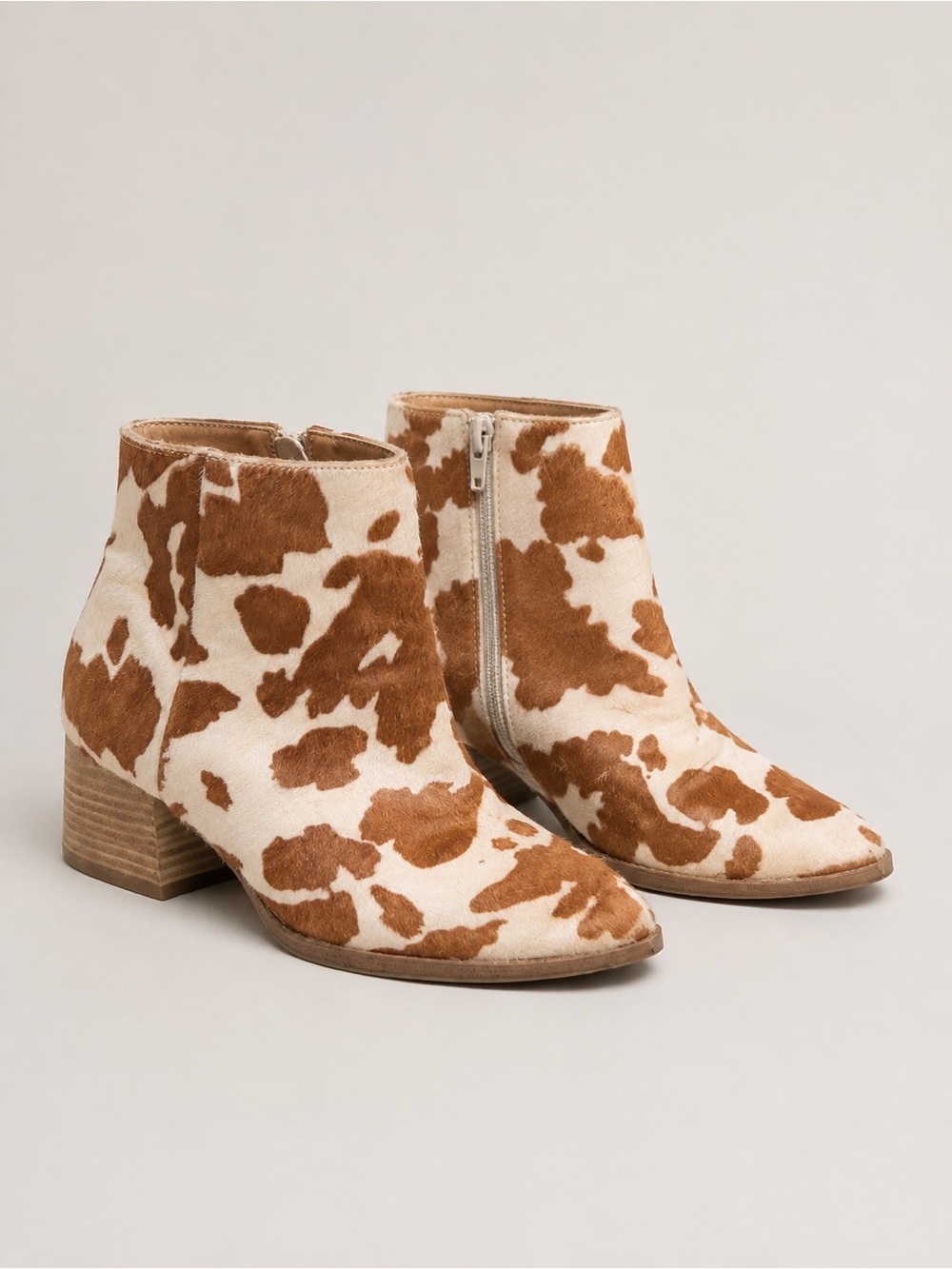 DV by Dolce Vita Heleen Cow Print Calf Hair Ankle Boots Women’s 7.5